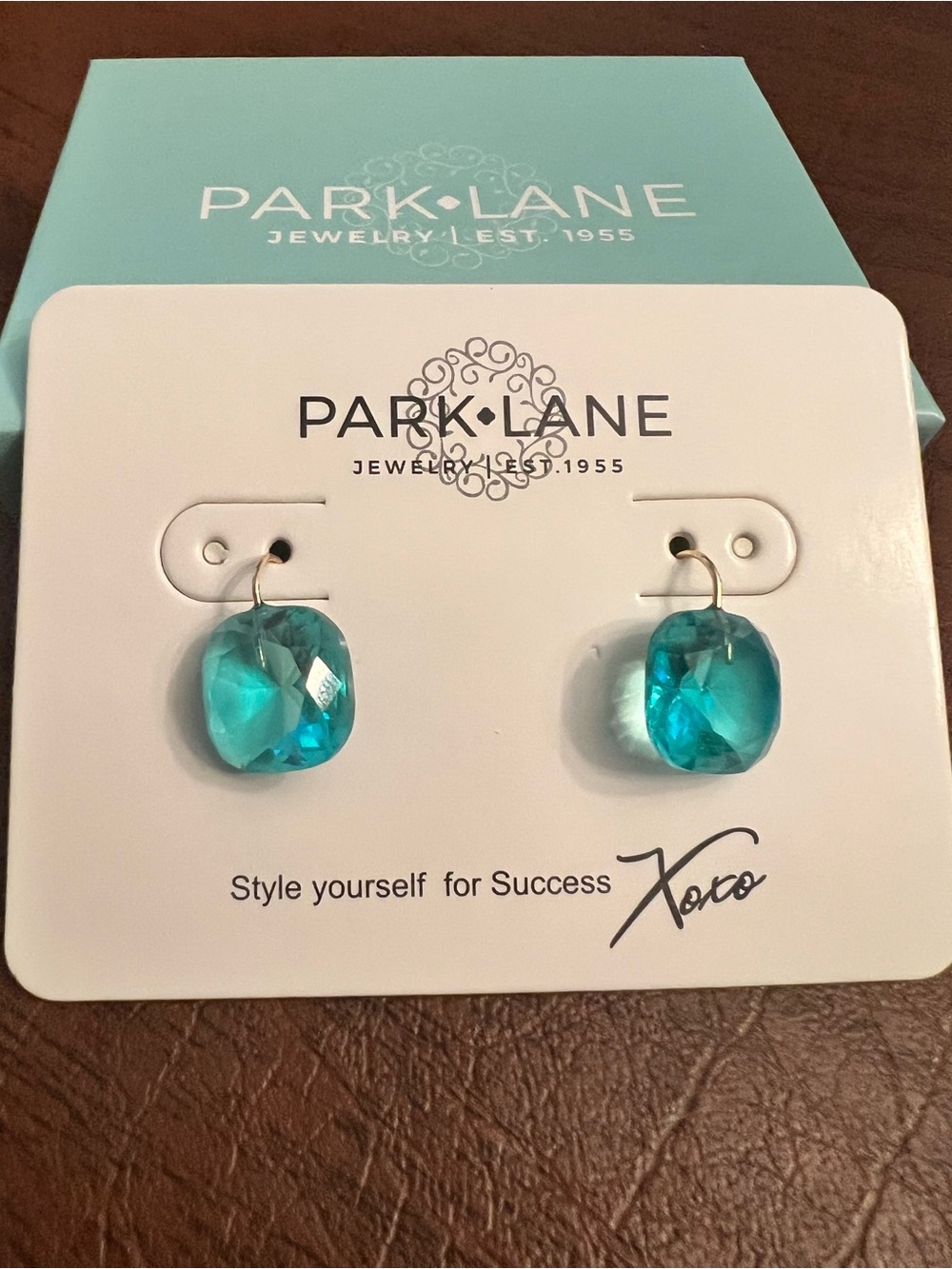 Park Lane AQUA Faceted Drop Earrings, Pierced, Lightweight, Summer, 3/4”, NWT